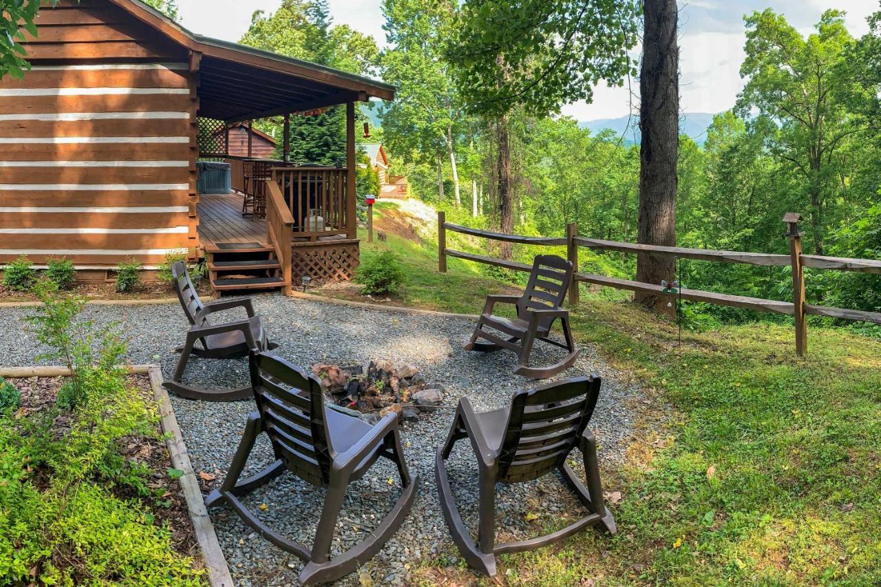 Cozy Cabin With Hot Tub And Smoky Mountain Views! Vila Bryson City Exterior foto